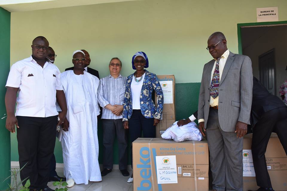 Remise de matériel informatique et électrique au lycée vert de Godiabré.